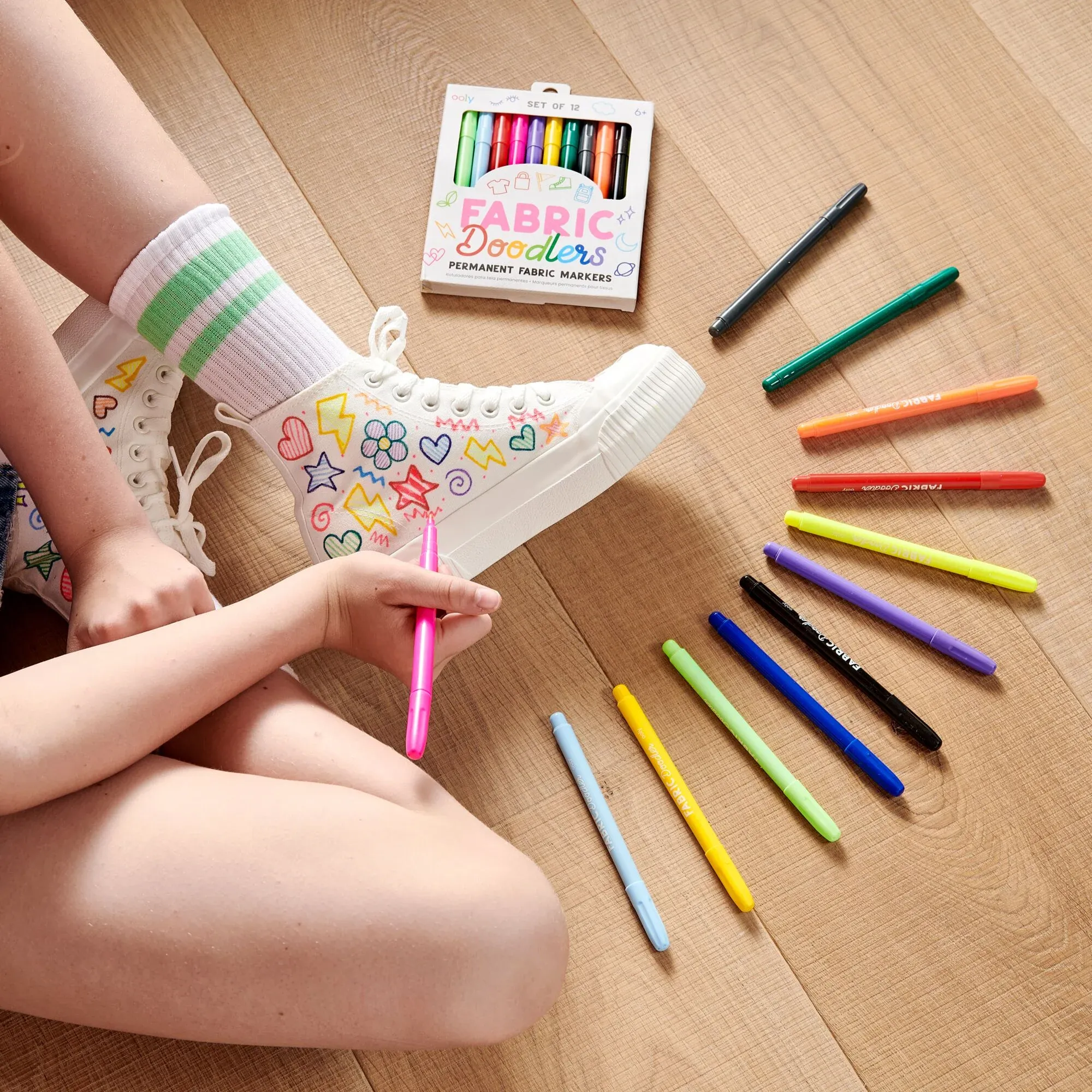 Fabric Doodlers Markers Set